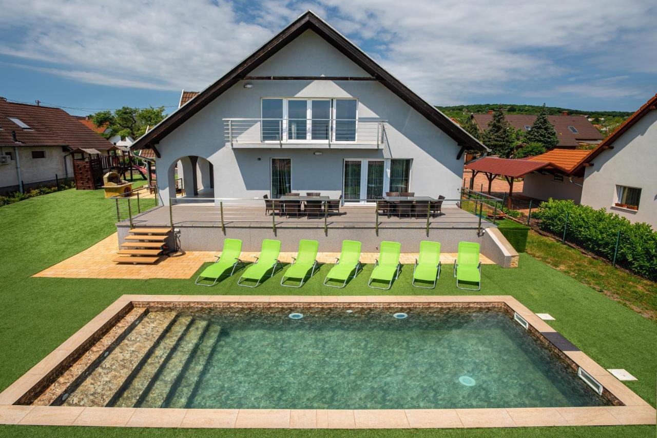 Aranyeso Apartmanhazak No.1 Balatonalmadi Bagian luar foto