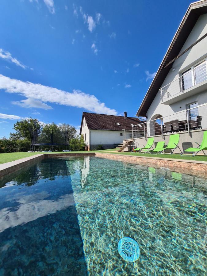 Aranyeso Apartmanhazak No.1 Balatonalmadi Bagian luar foto