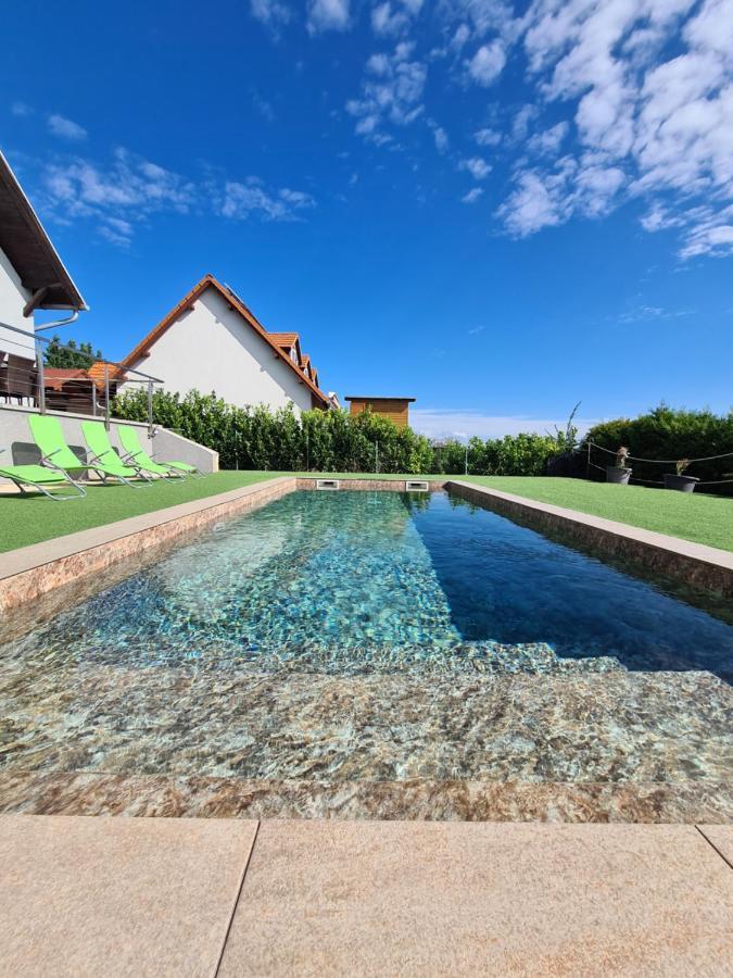 Aranyeso Apartmanhazak No.1 Balatonalmadi Bagian luar foto
