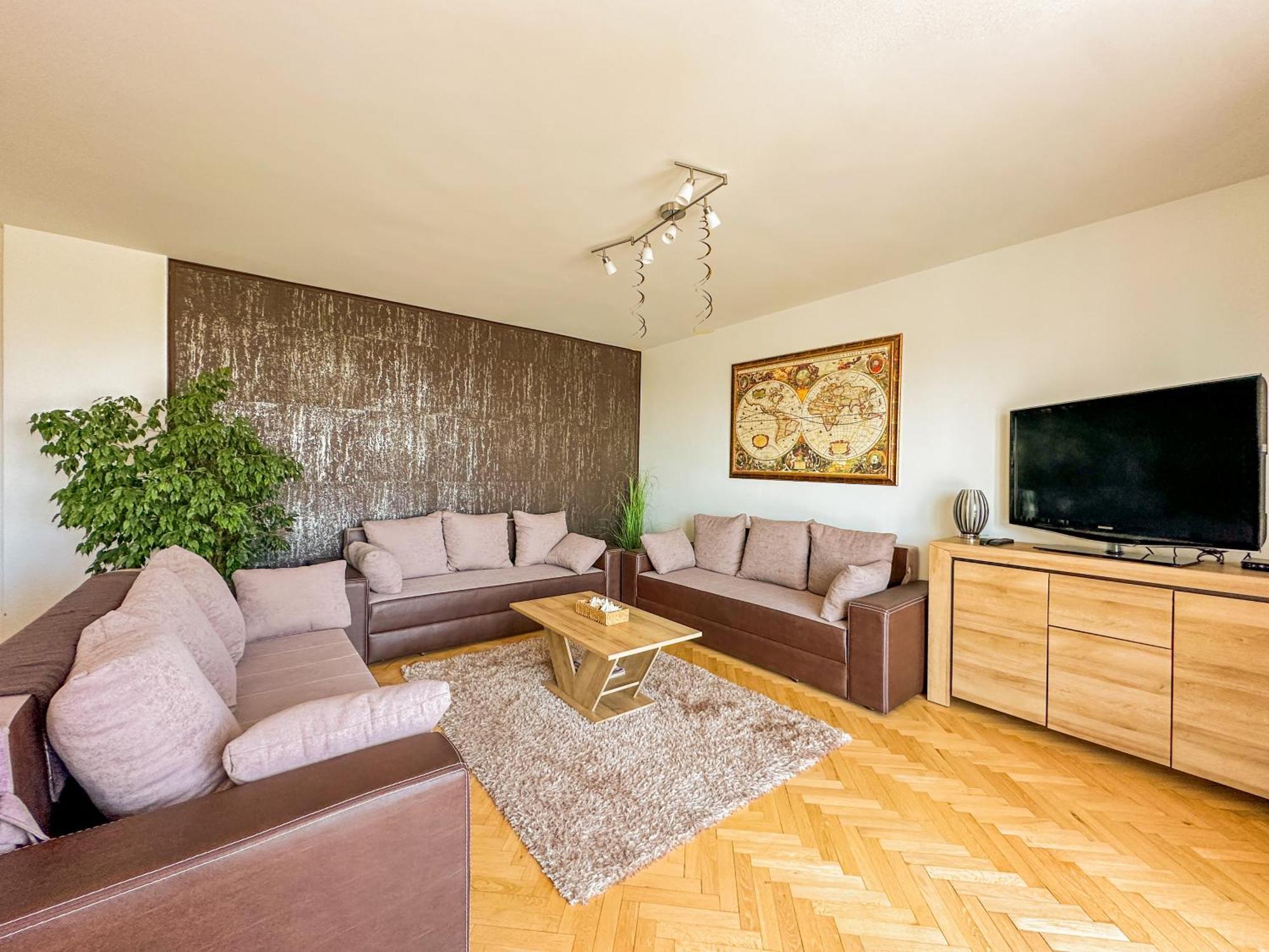 Aranyeso Apartmanhazak No.1 Balatonalmadi Bagian luar foto