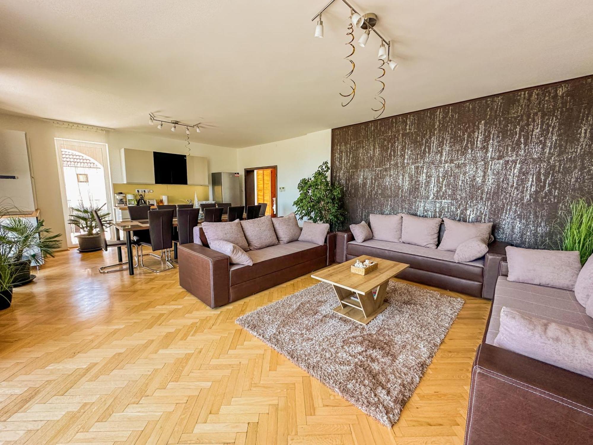 Aranyeso Apartmanhazak No.1 Balatonalmadi Bagian luar foto
